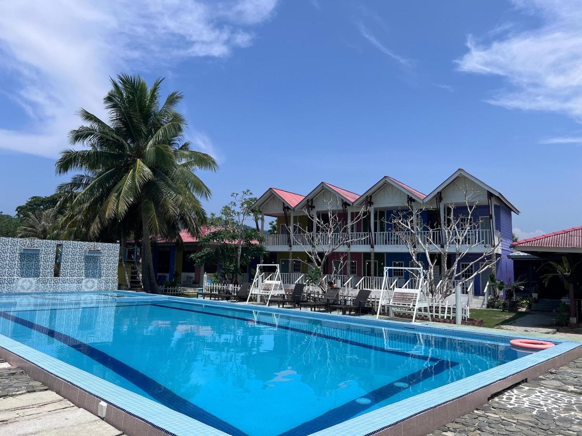 Capital O 91017 Tuba Beach Resort @ Pulau Tuba クア エクステリア 写真